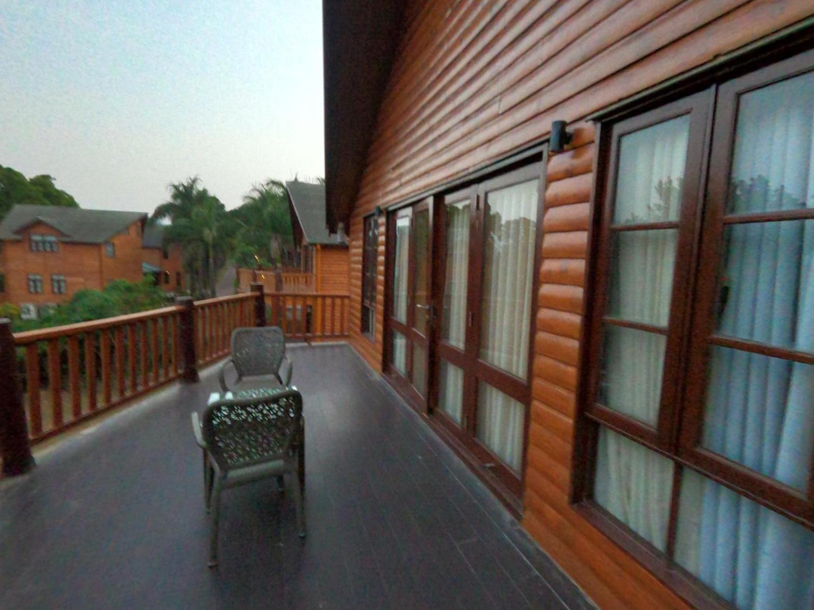 ホテル アンビー バレー シティ ロナバラ エクステリア 写真 A balcony