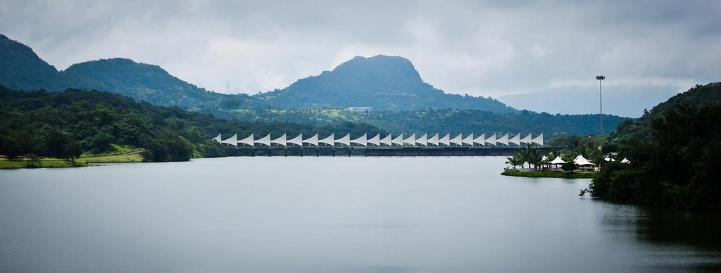 ホテル アンビー バレー シティ ロナバラ エクステリア 写真 View of the dam